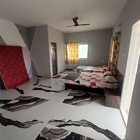 Matoshree Guesthouse Akalkot Bagian luar foto