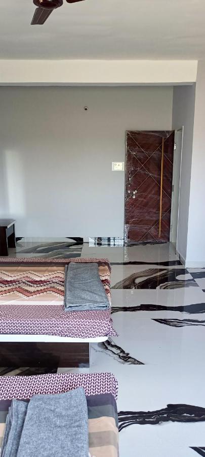 Matoshree Guesthouse Akalkot Bagian luar foto