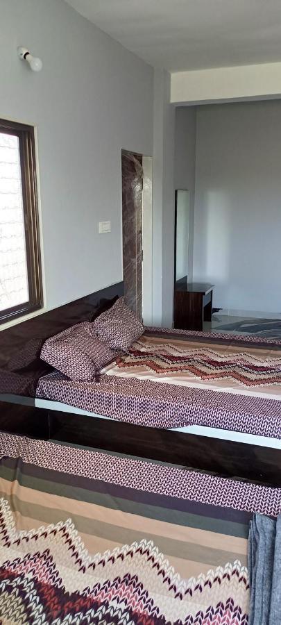Matoshree Guesthouse Akalkot Bagian luar foto