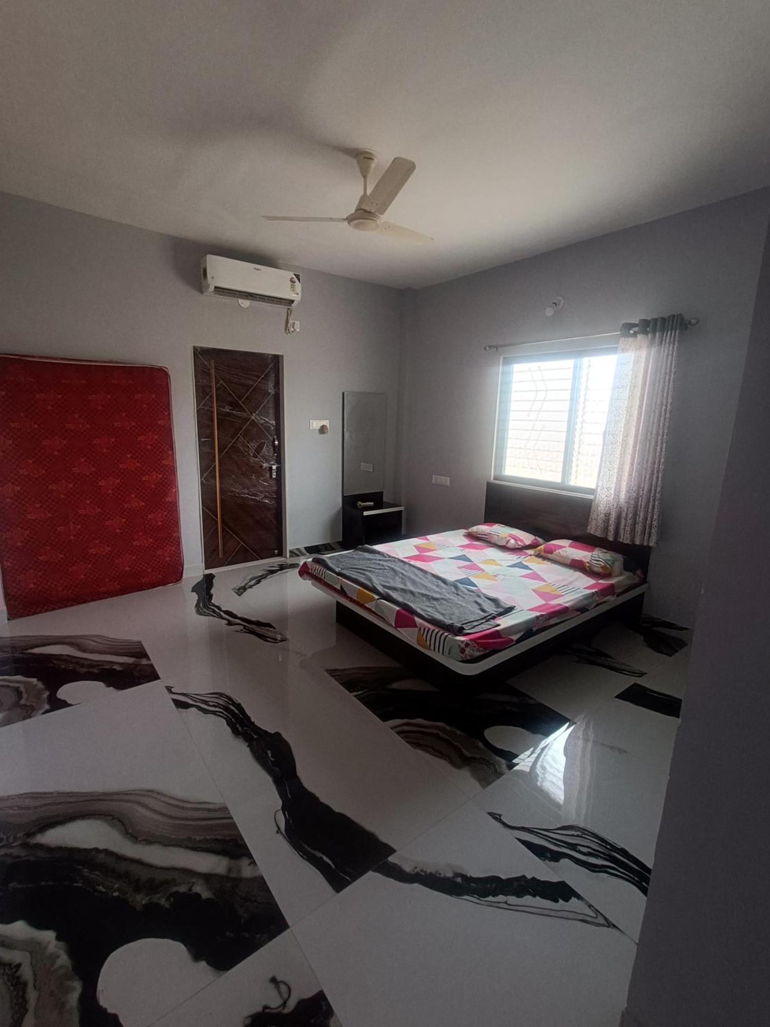 Matoshree Guesthouse Akalkot Bagian luar foto