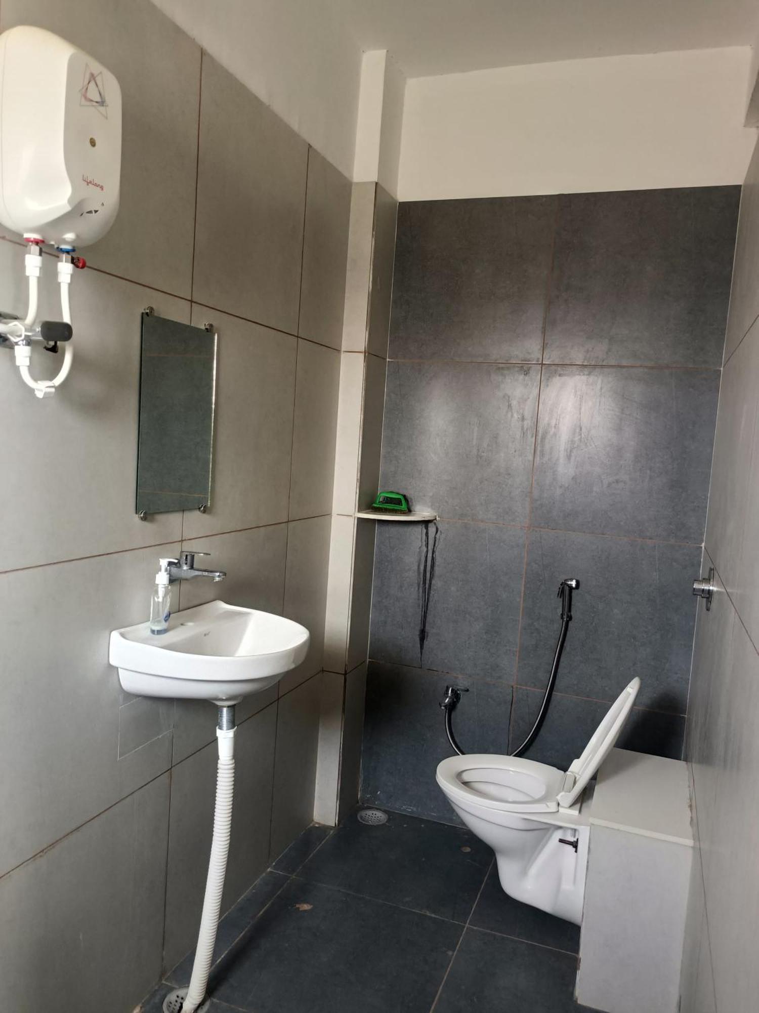 Matoshree Guesthouse Akalkot Bagian luar foto